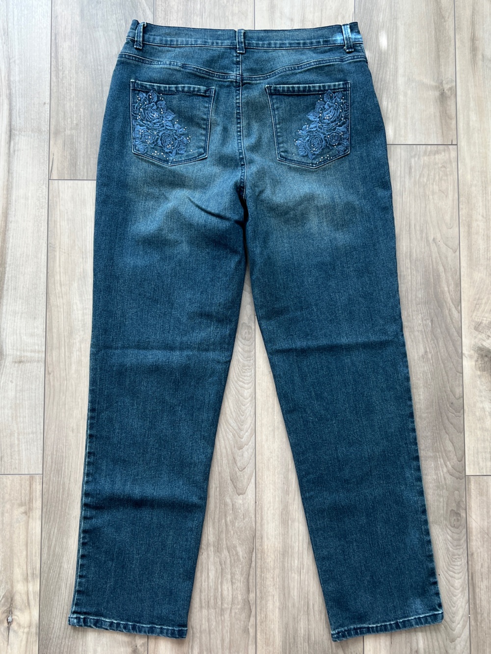 Gloria Vanderbilt Amanda Dark Blue Denim Jeans Size 14 Embroidered back pockets